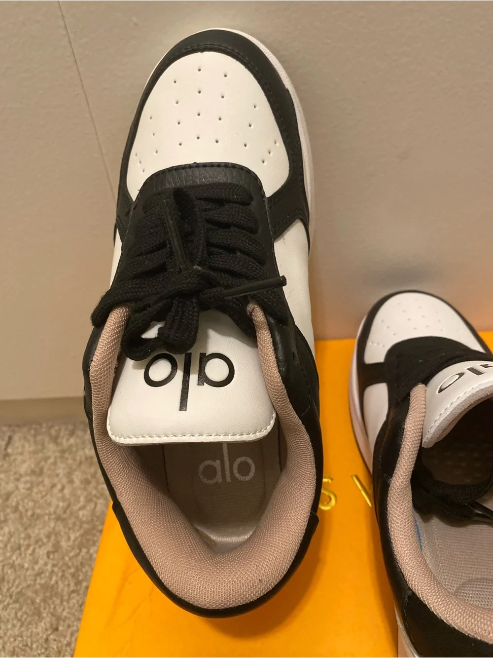 ALO Yoga Black, White and Beige Low-Top Sneakers